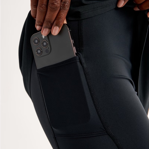 Abercrombie & Fitch Black & White Floral Traveler Mini Dress - size medium - Picture 5 of 6